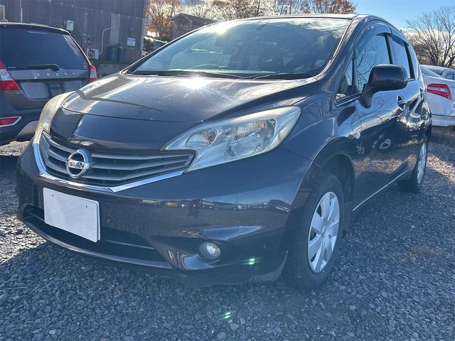 ノート(日産) Ｘ　ナビ　スマートキー　アイドリングストップ　電動格納ミラー　ＣＶＴ　盗難防止システム　衝突安全ボディ　ＡＢＳ　エアコン　パワーステアリング　パワーウィンドウ 中古車画像