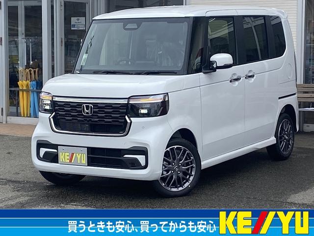 ホンダ Ｎ－ＢＯＸカスタム ターボ　【届出済未使用車】４ＷＤ　ホンダコネクト８型ナビ　ＢＴ接続　フルセグＴＶ　バックカメラ【衝突軽減装置＆レーンアシスト】先行車発進告知　ハーフレザーシート　両側電動スライド　ＬＥＤライト　ミラーヒーター