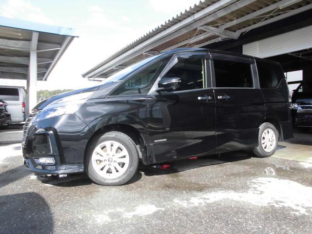 セレナ ハイウェイスターＶ　後期型　４ＷＤ　純正１０インチナビ＆フルセグテレビ＆ＤＶＤ＆Ｂｌｕｅｔｏｏｔｈ　後席フリップダウンモニター　アラウンドビューモニター　プロパイロット　両側パワースライドドア　ＬＥＤライト　スマートキー（1枚目）