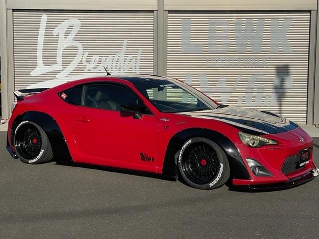 GTリミテッド LB WORKS OPディフューザー LB20M17インチ 車高調 東名マフラー ヴァレンティテール TOYO TIRES Sportホワイトレター イエローフィルム LBハチマキ LBステッカー(1枚目)