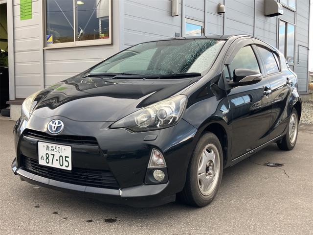 アクア S バックカメラ HDDナビ アルミホイール オートライト スマートキー アイドリングストップ 電動格納ミラー シートヒーター CVT 衝突安全ボディ 記録簿 ABS ESC 取扱説明書 寒冷地仕様(1枚目)