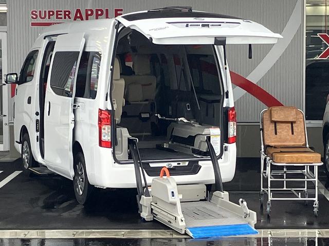 ４ＷＤ　車いす固定装置２基　リヤリフト　点滴フック ストレッチャー付属　ストレッチャー固定装置　酸素ボンベ固定金具　電動ドア