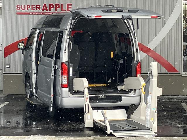 トヨタセーフティセンス　車いす用固定装置　リヤリフト オートステップ　電動ドア　バックカメラ　純正ナビ・ＴＶ　ドラレコ　ＥＴＣ