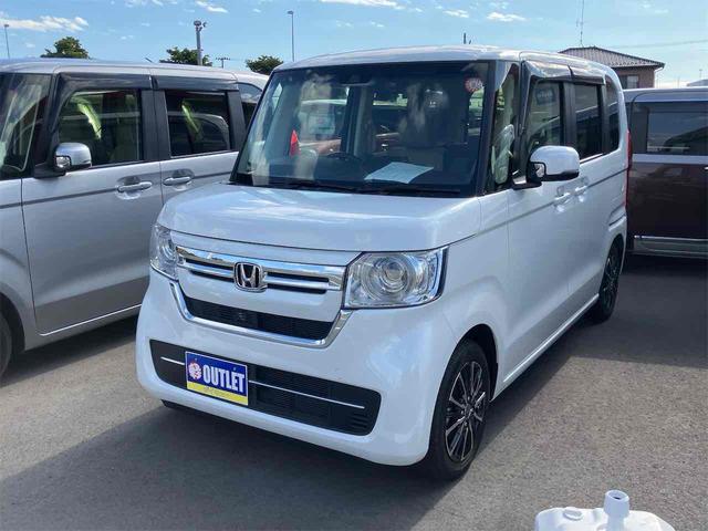 運転中の映像を記録するドライブレコーダー付き♪ スマートキー　アイドリングストップ　電動格納ミラー　シートヒーター　ＣＤ