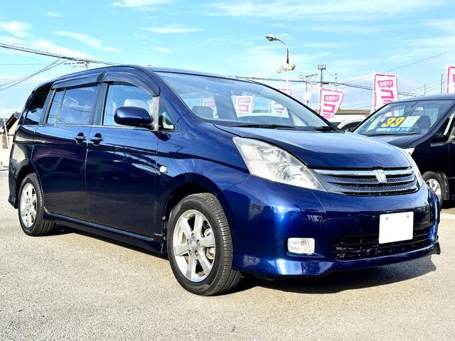 TOYOTA ISIS PLATANA G EDITION