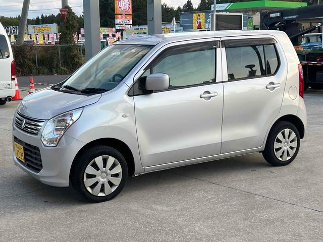 ワゴンＲ(スズキ) ＦＸ　４ＷＤ　キーレスエントリー　アイドリングストップ　電動格納ミラー　シートヒーター　ベンチシート　ＣＶＴ　盗難防止システム　ＡＢＳ　ＣＤ　ミュージックプレイヤー接続可　衝突安全ボディ　エアコン 中古車画像