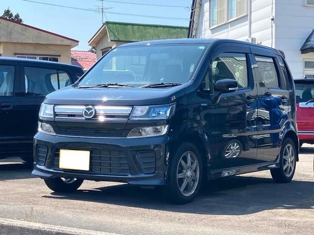 ハイブリッドＸＳ　４ＷＤ　オートライト　ＬＥＤヘッドランプ　スマートキー　アイドリングストップ　電動格納ミラー　シートヒーター　ベンチシート　ＣＶＴ　盗難防止システム　ＡＢＳ　ＥＳＣ　ＣＤ　ＵＳＢ　アルミホイール