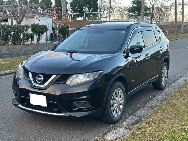 エクストレイル(日産) ２０Ｓ　ハイブリッド　エマージェンシーブレーキパック　４ＷＤ　クリアランスソナー　衝突被害軽減システム　ＬＥＤヘッドランプ　スマートキー　ＣＶＴ　盗難防止システム　衝突安全ボディ　ＣＤ　ミュージックプレイヤー接続可　ＡＢＳ　ＥＳＣ　エアコン 中古車画像