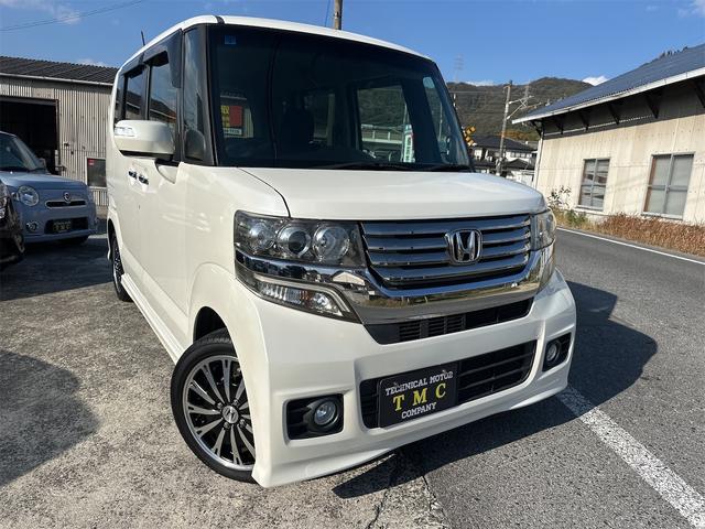 後方確認をサポート！バックカメラ付き！ ＤＶＤ再生　ＵＳＢ　チップアップシート　アルミホイール　エアコン　記録簿