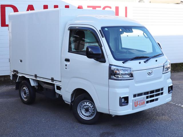 ハイゼットトラック 　４ＷＤ　ＦＲＰ中温冷凍車　（－５℃＋２０℃）　（片側スライドドア仕様）衝突被害軽減システム　デジタルインナーミラー　バックカメラ　スマートキー　フォグランプ　マニュアルエアコン　ＬＥＤヘッドランプ（1枚目）