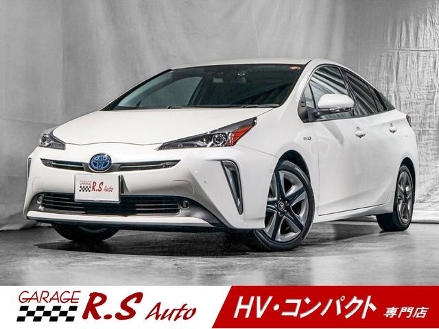 プリウス(トヨタ) Ａツーリングセレクション　ハイブリッド　禁煙車　後期　黒革　９型ナビＴＶ　バックカメラ　ＨＵＤ　ＥＴＣ　ＣＤ／ＤＶＤ　プリクラッシュ　レーダークルーズ　１７ＡＷ　フルセグ　ＢＴ音楽　アイドリングストップ　パワーシート　シートヒーター　ＢＳＭ 中古車画像