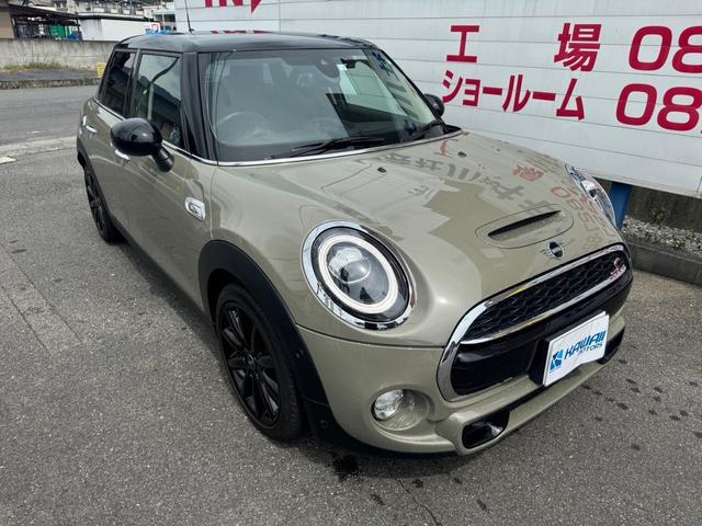 ＭＩＮＩ(ミニ) バックカメラ　ナビ　クリアランスソナー　パークアシスト　アルミホイール　オートライト　スマートキー 中古車画像