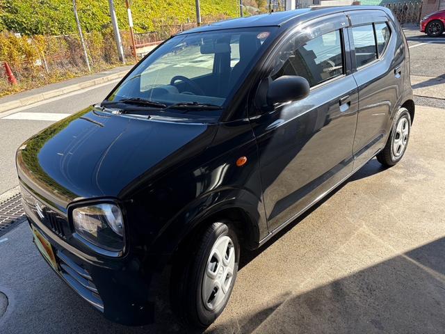 アルト(スズキ) Ｌ　ＣＤ　ミュージックプレイヤー接続可　シートヒーター　キーレスエントリー　ＡＢＳ　横滑り防止装置　アイドリングストップ　エアコン　パワーステアリング　パワーウィンドウ　運転席・助手席エアバック 中古車画像