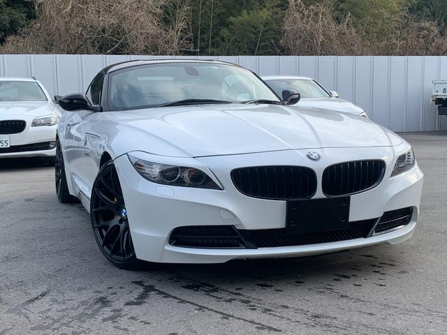 ＢＭＷ Ｚ４ ｓＤｒｉｖｅ２３ｉ　ナビ・テレビ・パドルシフト・電動ハードトップ・１９アルミ・新品タイヤ・ローダウン・ハブスペーサー・キャリパーペイント・トランクスポイラー・インパネカーボン調パネル・ルーフラッピング・スペアキー・取説