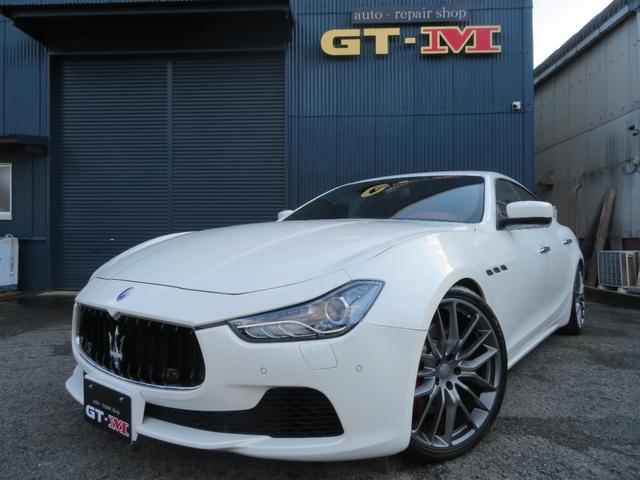 マセラティ ギブリｓ ターボ 左ハンドル レッドレザー サンルーフ オプションホイール 可変バルブマフラー カーボンインテリア 禁煙車 スポーツサスペンション パワーシート ユーザー買取の中古車 車体価格478万円 14 平成26 年式 走行5 6万キロ 車体色ホワイト