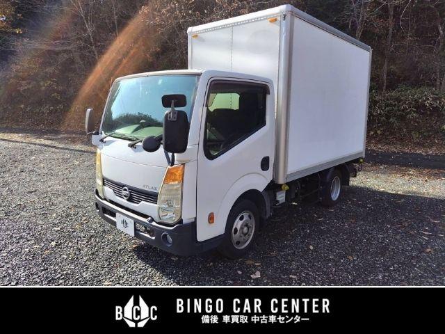 荷台内寸　長３００ｃｍ　幅１６３ｃｍ　高１９５ｃｍ １．３ｔパネルバン　はね上げゲート　階段付き