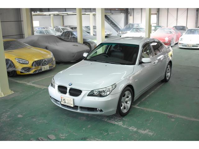 ５シリーズ(BMW) ５２５ｉハイラインパッケージ　Ｄ車　右Ｈ　走行５千キロ　実走行　８エアバック　禁煙車 中古車画像