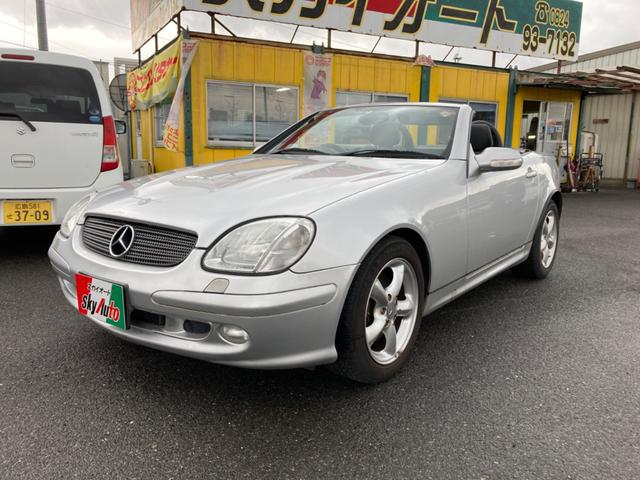 メルセデス・ベンツ ＳＬＫ ＳＬＫ３２０　電動オープン　６気筒　実走行　革シート　パワーシート　ナビ　ＣＤ　ＤＶＤ　ＨＩＤヘッドライト　フォグライト　キーレスエントリー　クルーズコントロール　ＡＷ１６インチ　シートヒーター