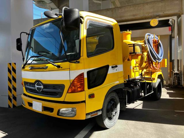 ヒノレンジャー 　清掃車　６速ＭＴ　後輪ダブル　ＥＴＣ　電動格納ミラー　エアコン　パワーステアリング　パワーウィンドウ　運転席エアバッグ（1枚目）