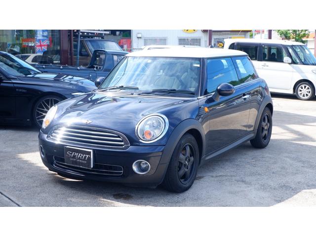 ＭＩＮＩ(ミニ) ワン　ＯＮＥ　ブラック／ホワイトツートン　Ｒ１５ブラックホイール　車庫保管　プッシュスタート・禁煙・ 中古車画像