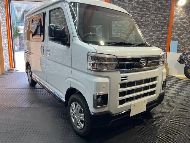 ダイハツ アトレー ＲＳ　車中泊仕様　エアコン装備　車中泊仕様　ベッドキット　１２Ｖエアコン　ＲＶウィンドウ　天井断熱　走行充電器　リン酸鉄リチウムイオンバッテリー　走行充電　純正９インチディスプレイ　フリップダウンモニター