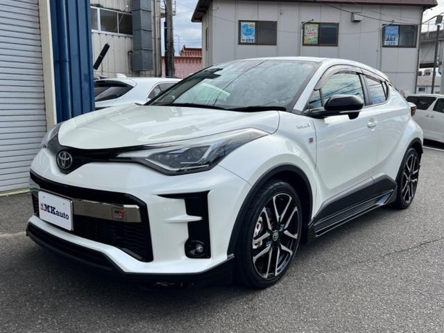 トヨタ Ｃ－ＨＲ Ｓ　ＧＲスポーツ　ＴＲＤエアロ／ＴＲＤ４本出しマフラー／トヨタセーフティセンス／ＢＳＭ／８インチディスプレイオーディオ／ナビ／地デジ／スマホ連携機能／ＥＴＣ／オートクルーズコントロール／ＬＥＤ／シートヒーター／１９ＡＷ