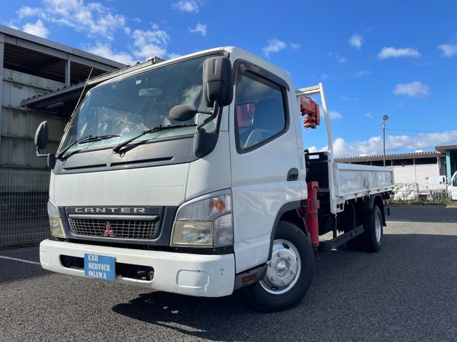 　４段クレーンフックイン　２．６ｔ吊り　５速マニュアル　積載量２，０００ｋｇ　車両総重量５，９４５ｋｇ