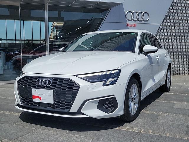 スポーツバック３０ＴＦＳＩ　禁煙車　ＬＥＤライト　コンビニエンスアシスタンスＰ　サイドアシスト　レーンアシスト　前後センサーＡＰＳ　ＡＣＣ　Ｒカメラ　ナビ　バーチャルコックピット　アウディプレセンス　ＴＶ　１５ＡＷ