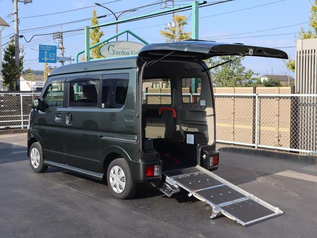 エブリイワゴン(スズキ) 車いすスロープ車　左右分割リヤシート付　車いすスロープ車　左右分割リヤシート付　ＡＢＳ　運転席・助手席エアバッグ　スマートキー＆プッシュスタート　衝突被害軽減　ナビ・テレビ（フルセグ）　オートエアコン　リヤヒーター　ウィンチ用リモコン 中古車画像