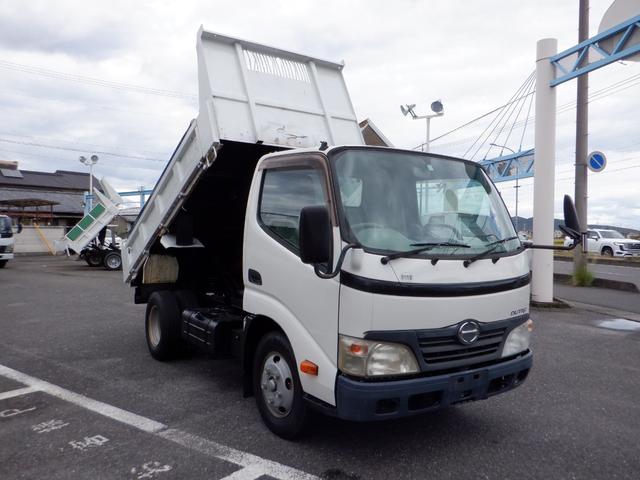 全低床強化ダンプ　３ｔダンプ　全低床ダンプ　６速　ミッション　荷台内寸３０２ｃｍ１６０ｃｍ３６ｃｍ　パワーウインドウ　車両総重量５９８５ｋｇ