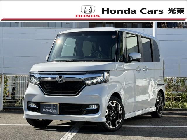 ●助手席スーパースライドシート仕様車です。 ●純正のメモリーナビを装着しています。