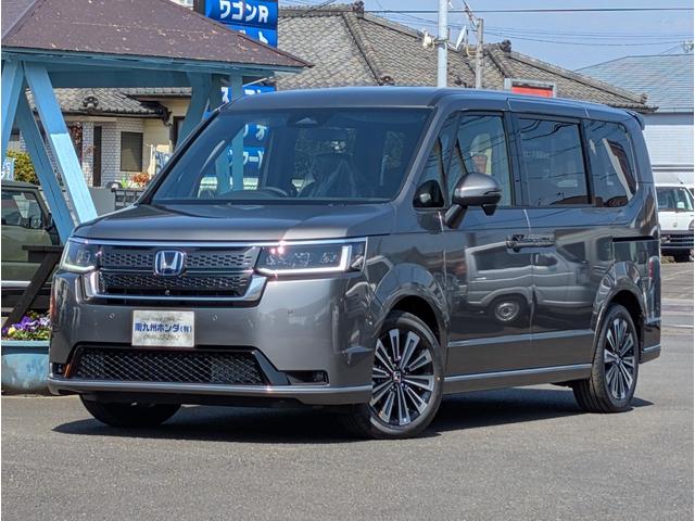 ｅ：ＨＥＶスパーダ　プレミアムライン　１１．４インチナビ＆マルチビューカメラ　全車速追従レーダークルーズ　ブラインドスポットモニター　パワーバックドア　両側パワースライドドア　４席シートヒーター