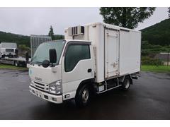いすゞ　エルフトラック　　２ｔ　冷凍冷蔵車