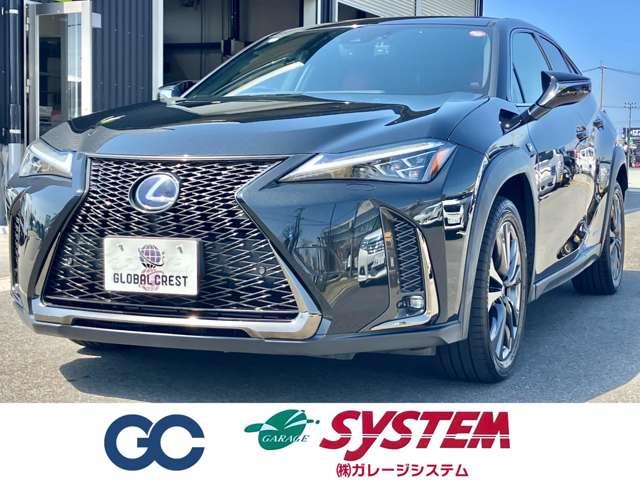 ＵＸ２５０ｈ　赤革スポーツシート　ムーンルーフ　カラーヘッドアップディスプレイ　オクダケ充電　ブラインドスポットモニター　角型三眼ＬＥＤヘッドライト　ハンズフリーパワーバックドア　１８インチアルミホイール