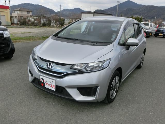 ホンダ フィットハイブリッドｆパッケージ ナビ ｅｔｃ スマートキー メインバッテリー１年保証付きの中古車 車体価格68万円 15 平成27 年式 走行7 6万キロ 車体色シルバー 熊本県熊本市西区城山半田４ ６ ５ 株式会社カーランドアップルの在庫 グーネット中古車