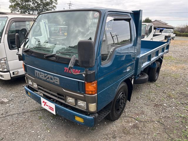 タイタントラック ダンプ 2.0t 5速MT 後輪ダブル エアコン パワーウィンドウ(1枚目)