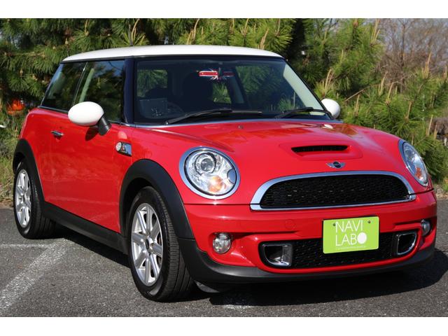 ＭＩＮＩ(ミニ) クーパーＳ　正規ディーラー車　禁煙　ポータブルゴリラナビ　ワンセグＴＶ　ＣＤ　ＡＵＸ接続 中古車画像