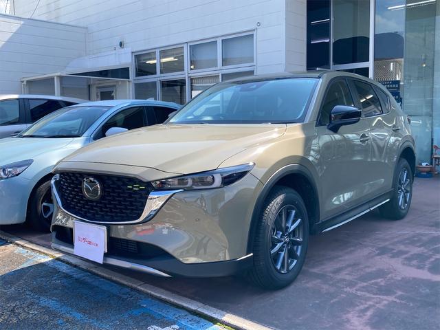 ＣＸ－５ ＸＤ　フィールドジャーニー　４ＷＤ　ＥＴＣ　全周囲カメラ　クリアランスソナー　オートクルーズコントロール　レーンアシスト　パワーシート　衝突被害軽減システム　ナビ　オートライト　ＬＥＤヘッドランプ　電動リアゲート　アルミホイール