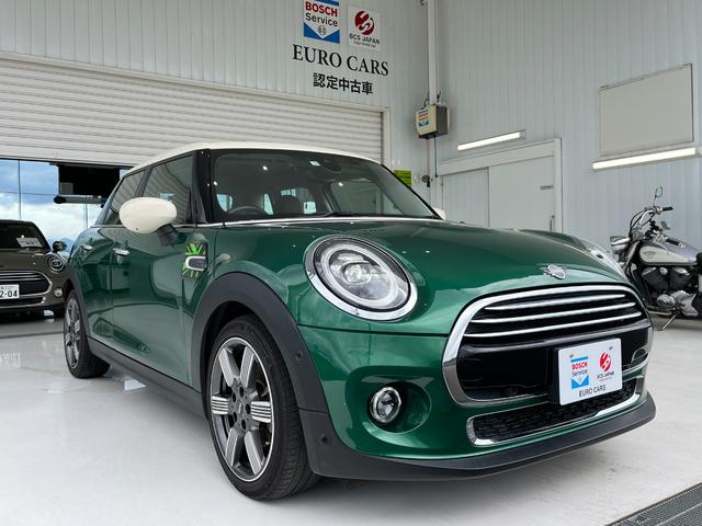クーパー　６０イヤーズエディション　限定車　ＬＥＤヘッドライト　１７インチアルミホイール　バンパーセンサー　コンフォートアクセス　ブラウンレザーシート＆シートヒーター　純正ナビ　後付けフルセグＴＶ　バックカメラ　ＥＴＣ　専門整備　保証付