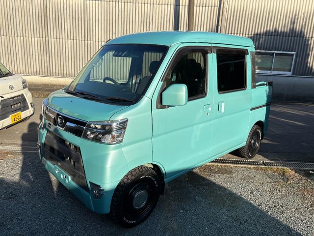 ハイゼットカーゴ(ダイハツ) デッキバン　ＡＴ　衝突被害軽減システム　両側スライドドア　キーレスエントリー　アイドリングストップ　電動格納ミラー　オートマチックハイビーム　ＡＢＳ　ＥＳＣ　エアコン　パワーステアリング　パワーウィンドウ 中古車画像