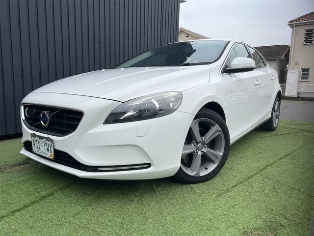 Ｖ４０ Ｔ４　ＳＥ　衝突軽減　バックカメラ　ナビ　ＴＶ　クリアランスソナー　アダプティブクルーズコントロール　レーンアシスト　アルミホイール　オートライト　ＨＩＤ　パワーシート　革　アイドリングストップ　シートヒーター（1枚目）