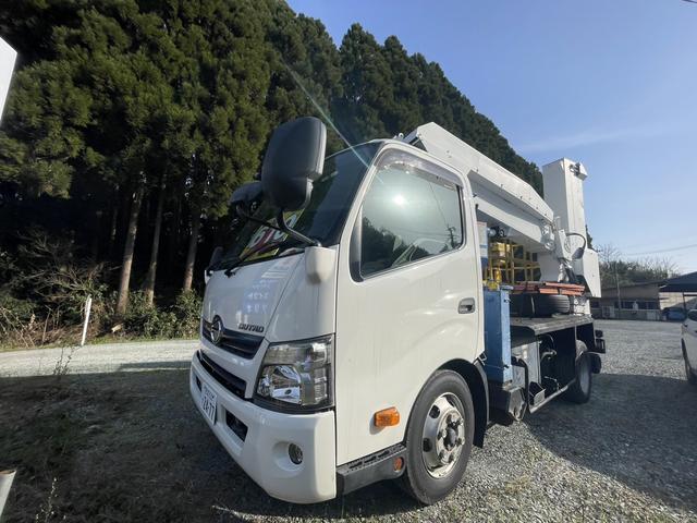 日野 デュトロ 　タダノＢＴ１００橋梁点検車　６ＭＴ　バックカメラ　アイドリングストップ　電動格納ミラー　エアコン　運転席エアバッグ　Ｂｌｕｅｔｏｏｔｈ