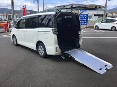 トヨタ　ヴォクシー　　Ｘ車いす仕様車　スロープタイプ　タイプ２