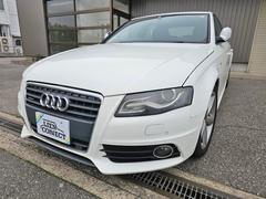 アウディ　Ａ４　２．０ＴＦＳＩクワトロ　メーカーナビ　スマートキー　４ＷＤ