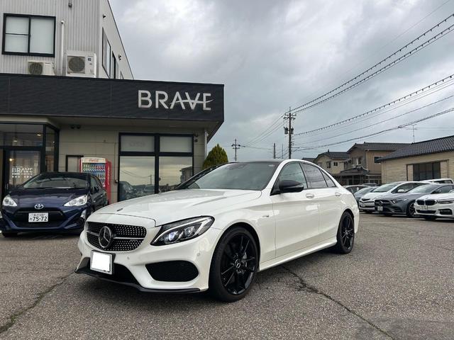 Ｃ４３　４マチック　Ｖ６　３．０Ｌガソリンエンジン　ブラックレザーシート　サンルーフ　低ダストブレーキパット　グロスブラックホイール　Ｂｌｕｅｔｏｏｔｈ　フルセグＴＶ　バックカメラ　ＥＴＣ２．０　ドライブレコーダー