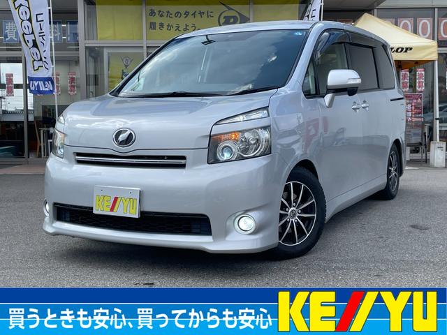 トヨタ ヴォクシー Ｘ　Ｌエディション【４ＷＤ】【タイミングチェーン】８人乗り　【１オーナー】禁煙車　純正ナビ　フルセグ　バックカメラ　Ｂｌｕｔｏｏｔｈ再生　ＥＴＣ　電動スライドドア　ＨＩＤヘッドライト　スマートキー　プッシュスタート　オートエアコン　１５インチアルミホイール