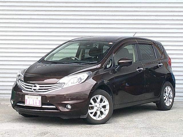 ノート(日産) メダリスト　エマージェンシーブレーキパッケージ　純正ＳＤナビ　地デジ　ＤＶＤ　ＡＵＸ　スマートキー　アイドリングストップ　ＨＩＤ　オートライト　フォグ　純正１５インチアルミ　ステアリングスイッチ　ブレーキパッケージ 中古車画像