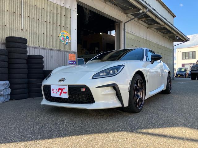 ご来店の際はご連絡を頂けると幸いです。