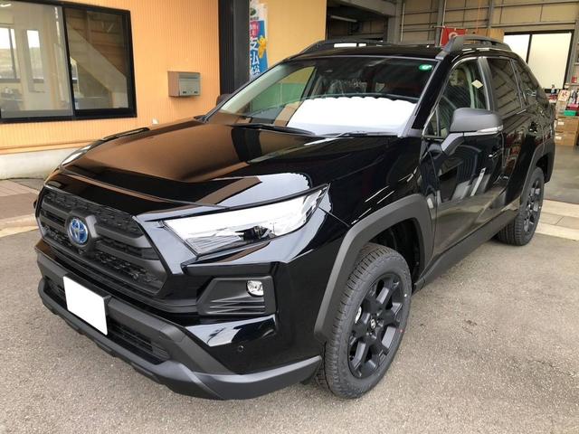 トヨタ ＲＡＶ４ ハイブリッドアドベンチャー　オフロードパッケージＩＩ　１０．５インチディスプレイオーディオ　パノラミックビューモニター　デジタルインナーミラー　パワーバックドア　登録済未使用車