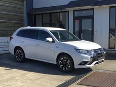 三菱　アウトランダーＰＨＥＶ　Ｇセーフティパッケージ